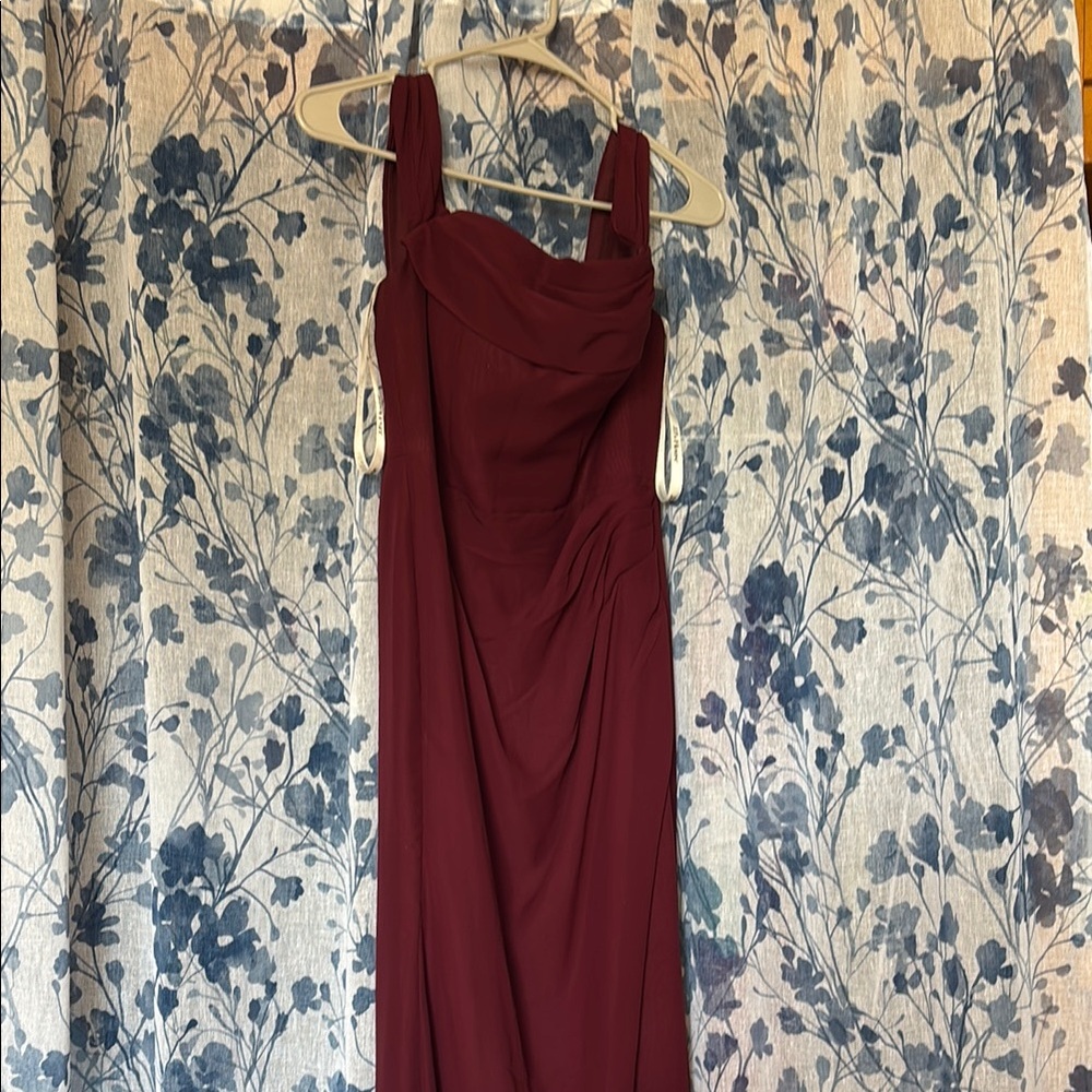 Elegant Burgundy Evening Dress